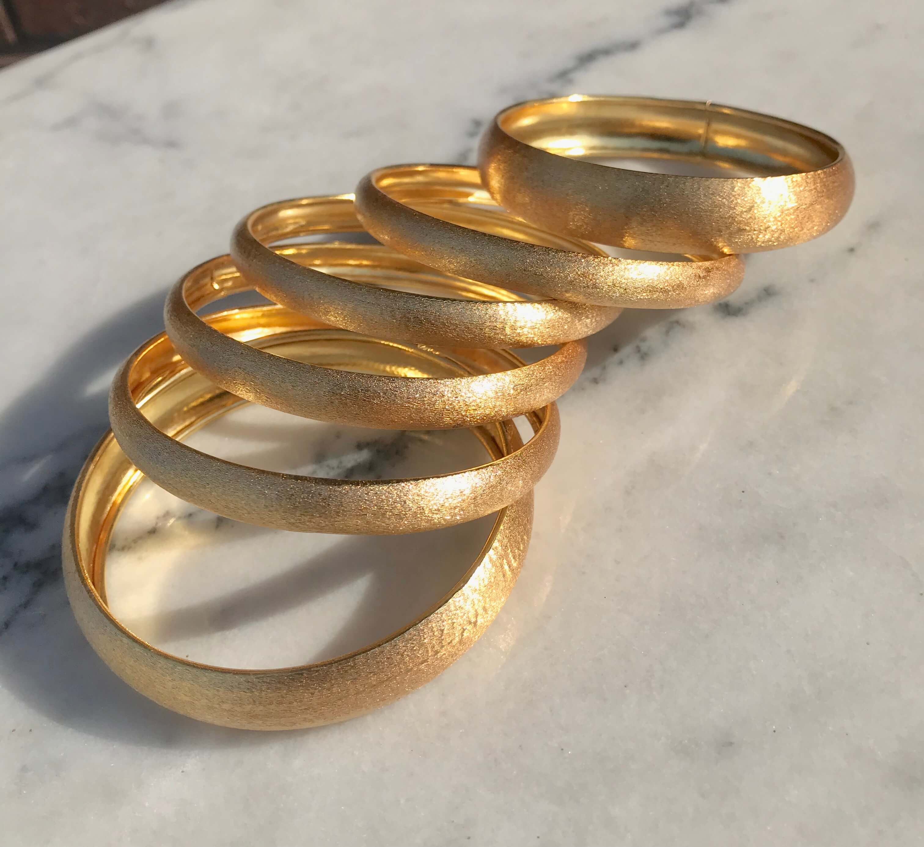 CLARA BANGLES