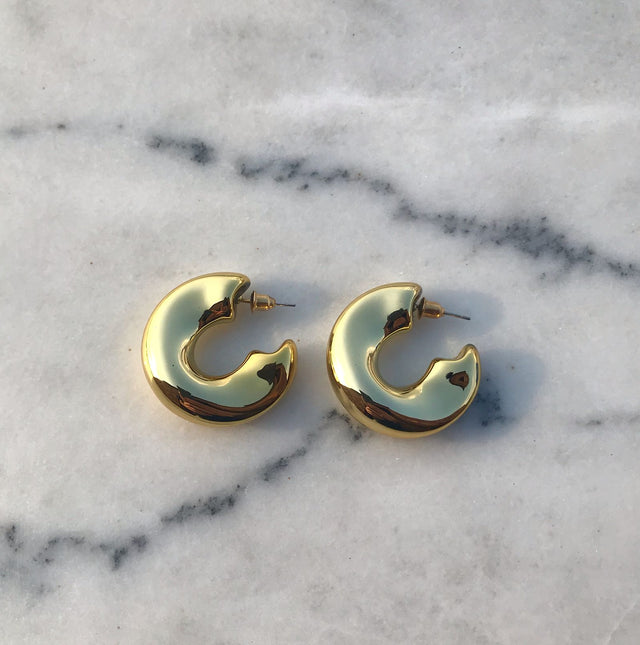sandy hoops gold plated front on dummy
